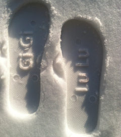 snow imprint flip flops